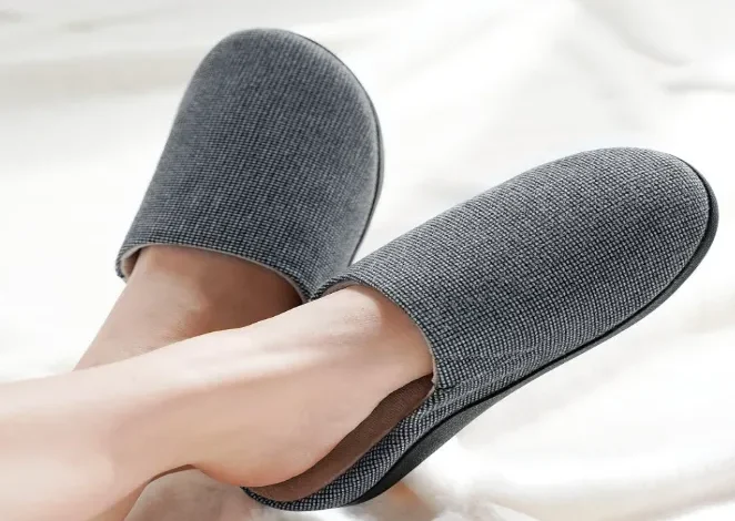 5 Types of Slippers to Keep Your Feet Warm